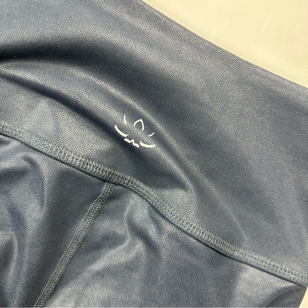 Beyond Yoga Navy Ride It High Matte Pearlized Athletic Legging Size XS - Picture 10 of 11